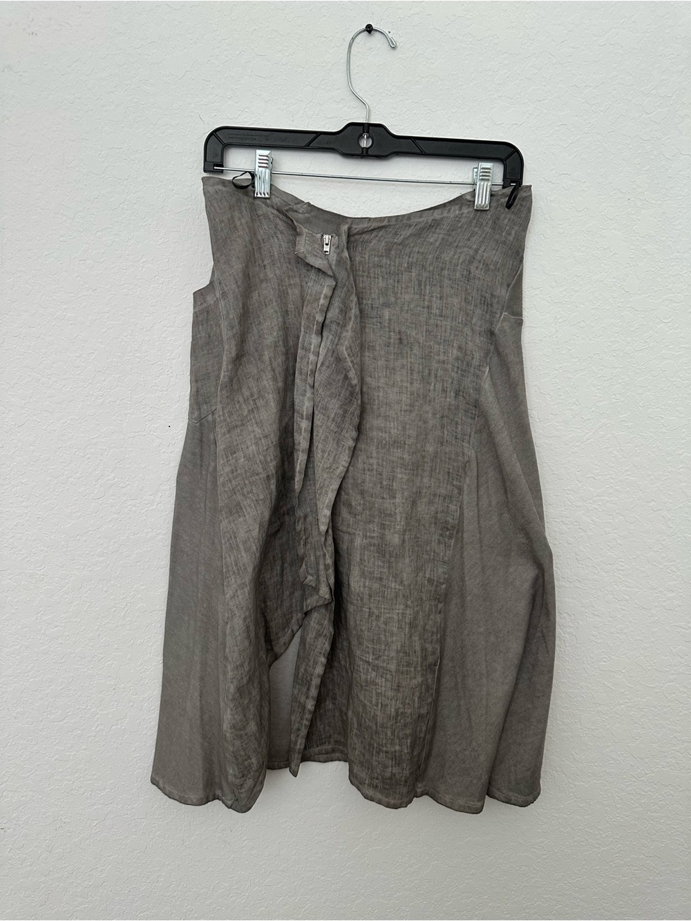 Inizio Soft Gray Linen A-Line Skirt with Front Drape